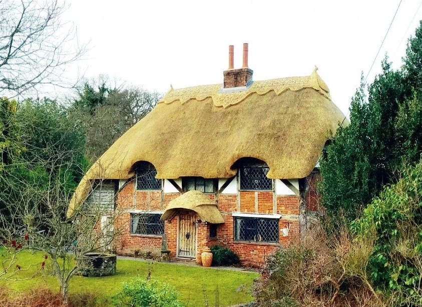 S Richards - Thatched houses UK